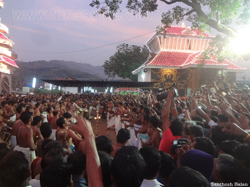 uthralikavu-pooram-2012 (2)